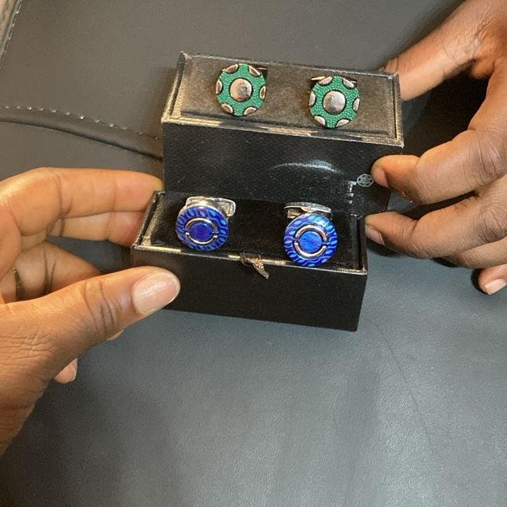 Cufflink 0003
